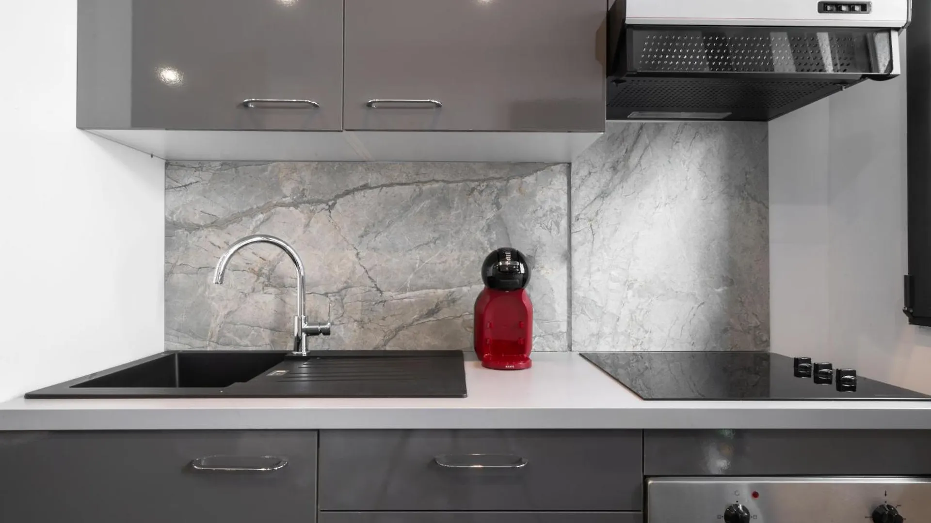 Wehostyou Apt Moderne Central Roses Colom 1B 0*,
