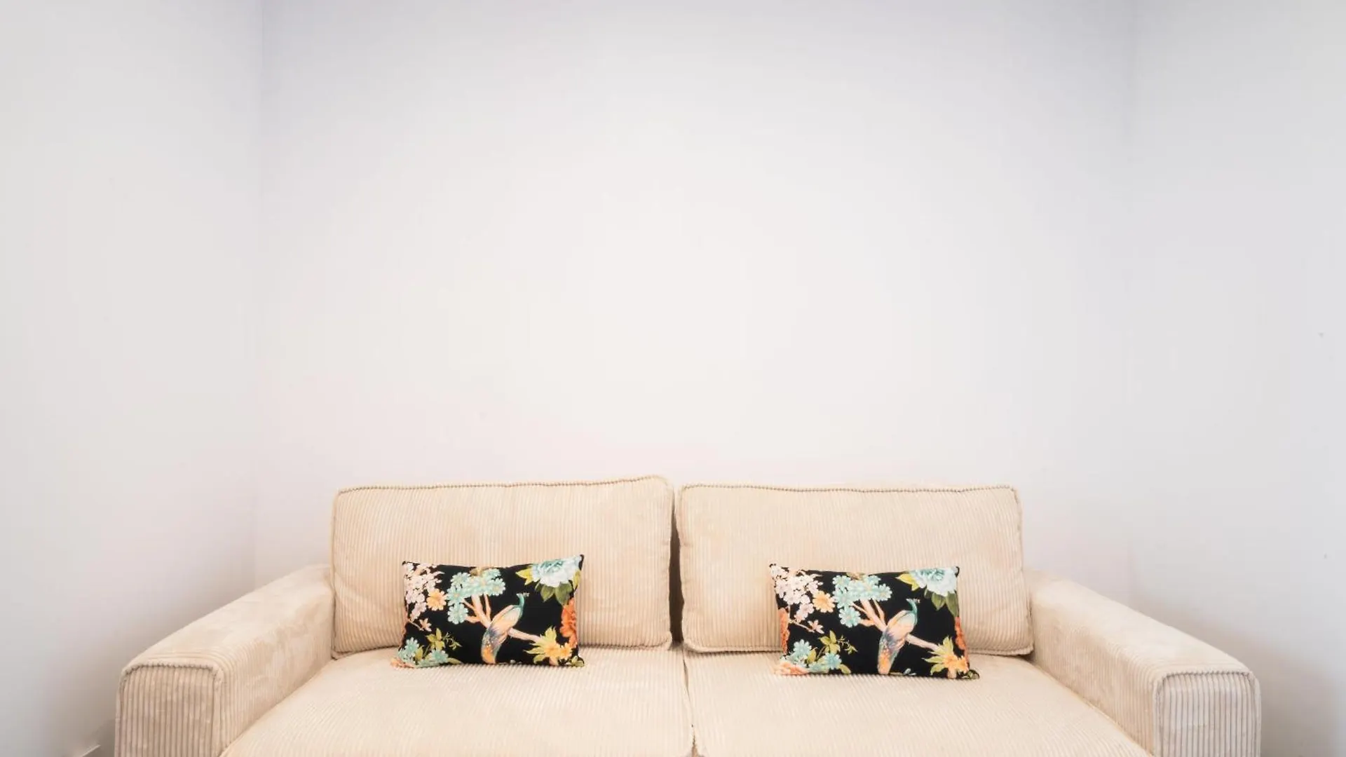 Wehostyou Apt Moderne Central Roses Colom 1B Spain